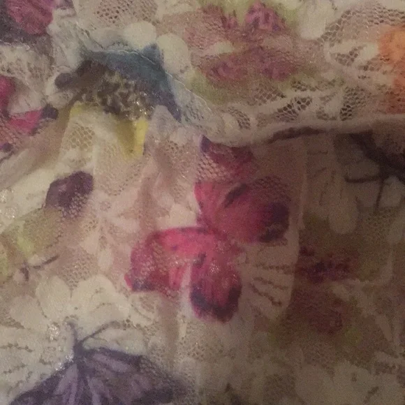 Skirt with butterfly design size medium 7/8 girls - Picture 4 of 6